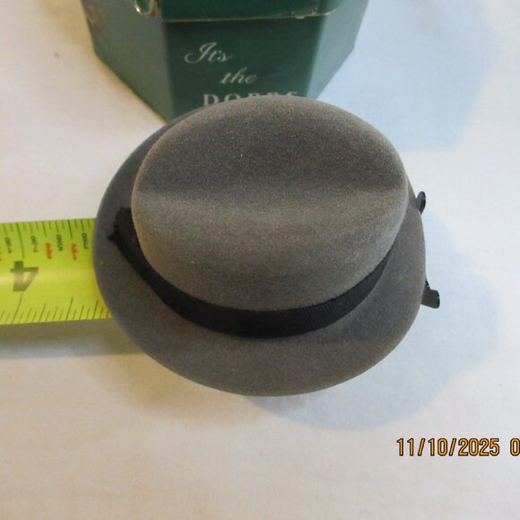 VINTAGE~"DOBBS" FIFTH AVENUE~SALESMAN'S FELT FEDORA SAMPLE~MINIATURE HAT & BOX - Picture 9 of 10